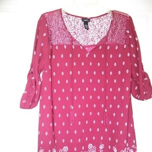 Rue 21 shirt size Lrg